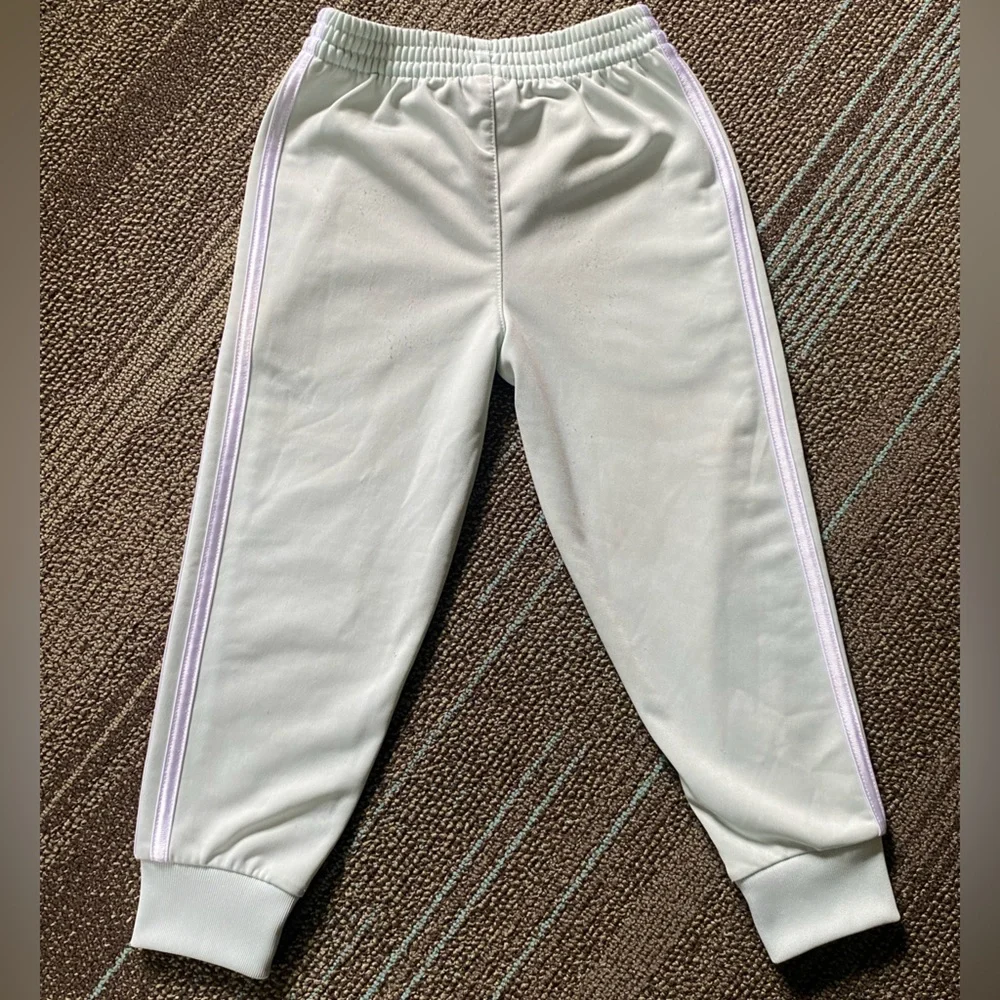 Adidas - Picture 2 of 9